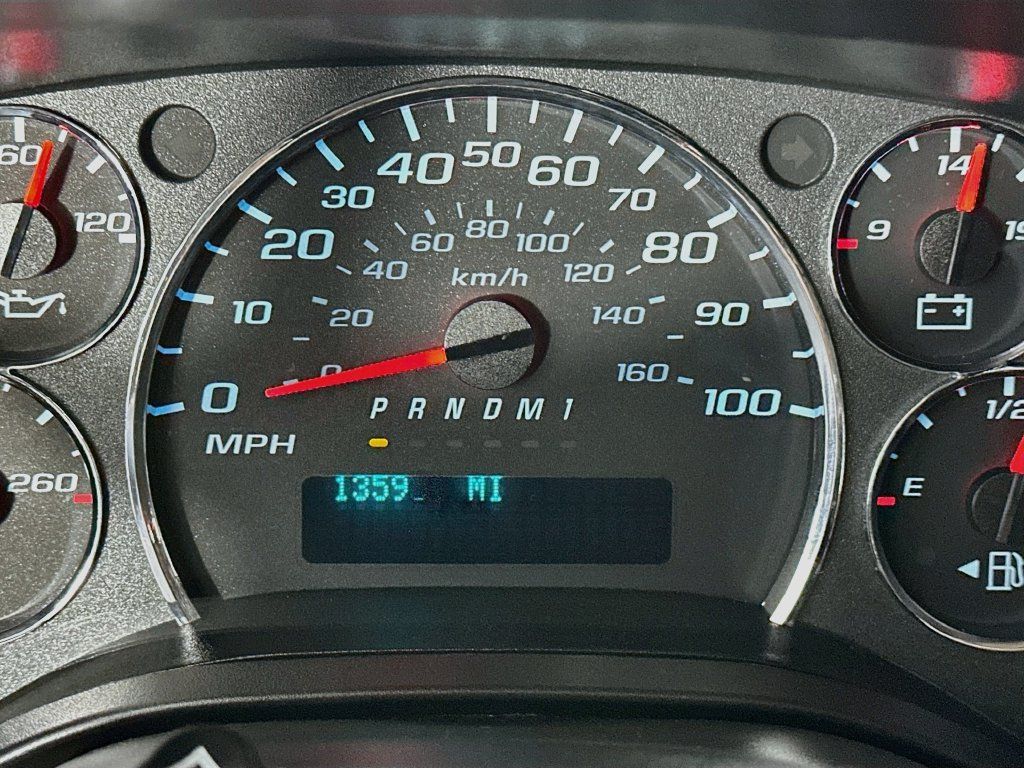 Used 2022 Chevrolet Express 2500 w/ Driver Convenience Package RWD image 15