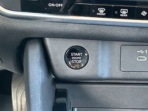 Certified 2025 Nissan Rogue SV image 22