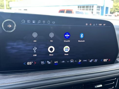 New 2025 Chevrolet Suburban Premier image 8