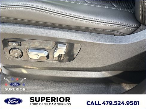 Used 2024 BMW X7 xDrive40i w/ M Sport Package AWD/4WD image 19
