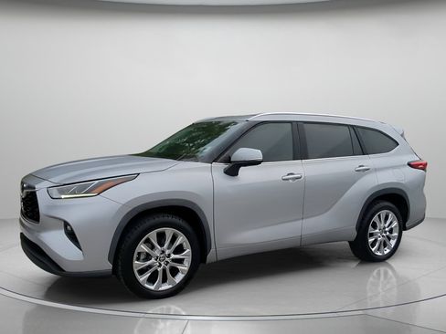 Used 2022 Toyota Highlander Limited image 12