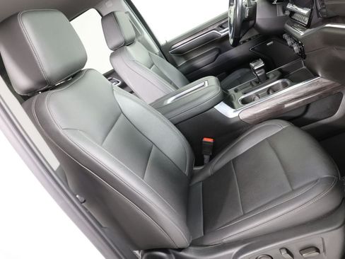 Used 2022 Chevrolet Silverado 1500 LTZ w/ LTZ Convenience Package II AWD/4WD image 30