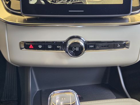 New 2026 Volvo XC90 B6 Ultra w/ Protection Package Premier image 20