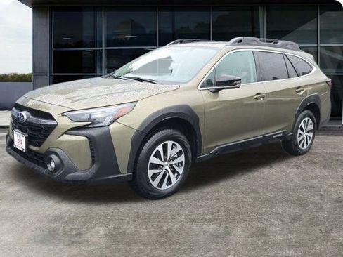 Certified 2025 Subaru Outback Premium image 6