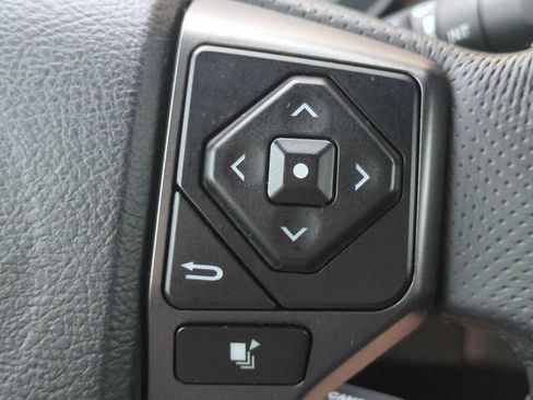 Used 2018 Toyota Tacoma TRD Sport RWD image 25