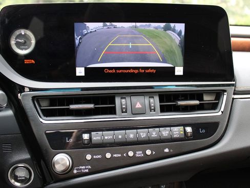 Used 2025 Lexus ES 350 w/ Technology Package FWD image 11