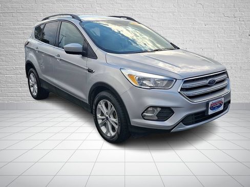 Used 2018 Ford Escape SE FWD image 4