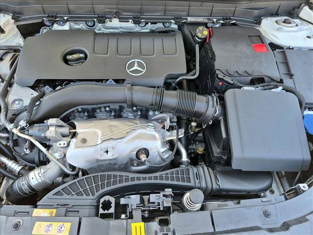 Used 2022 Mercedes-Benz GLB 250 image 22