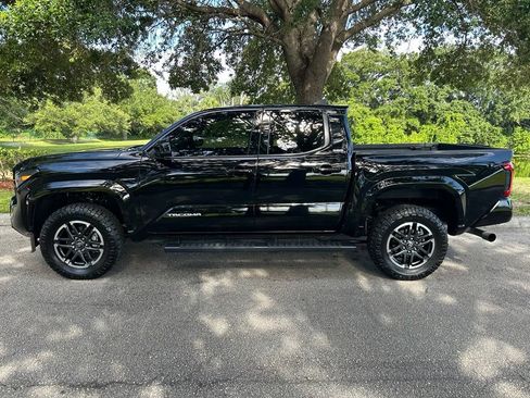 Used 2025 Toyota Tacoma SR5 RWD image 3