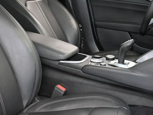 Used 2023 Alfa Romeo Giulia Sprint image 43