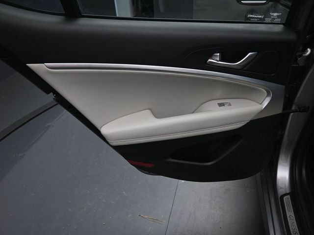 Used 2023 Genesis G70 2.0T RWD image 23