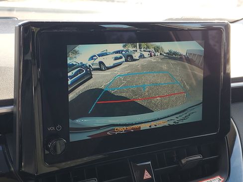 Certified 2025 Toyota Corolla LE image 30