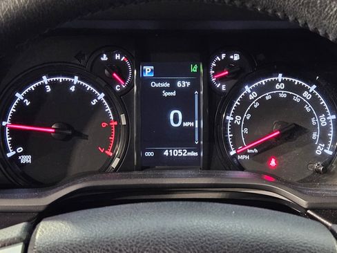 Used 2024 Toyota 4Runner SR5 AWD/4WD image 15