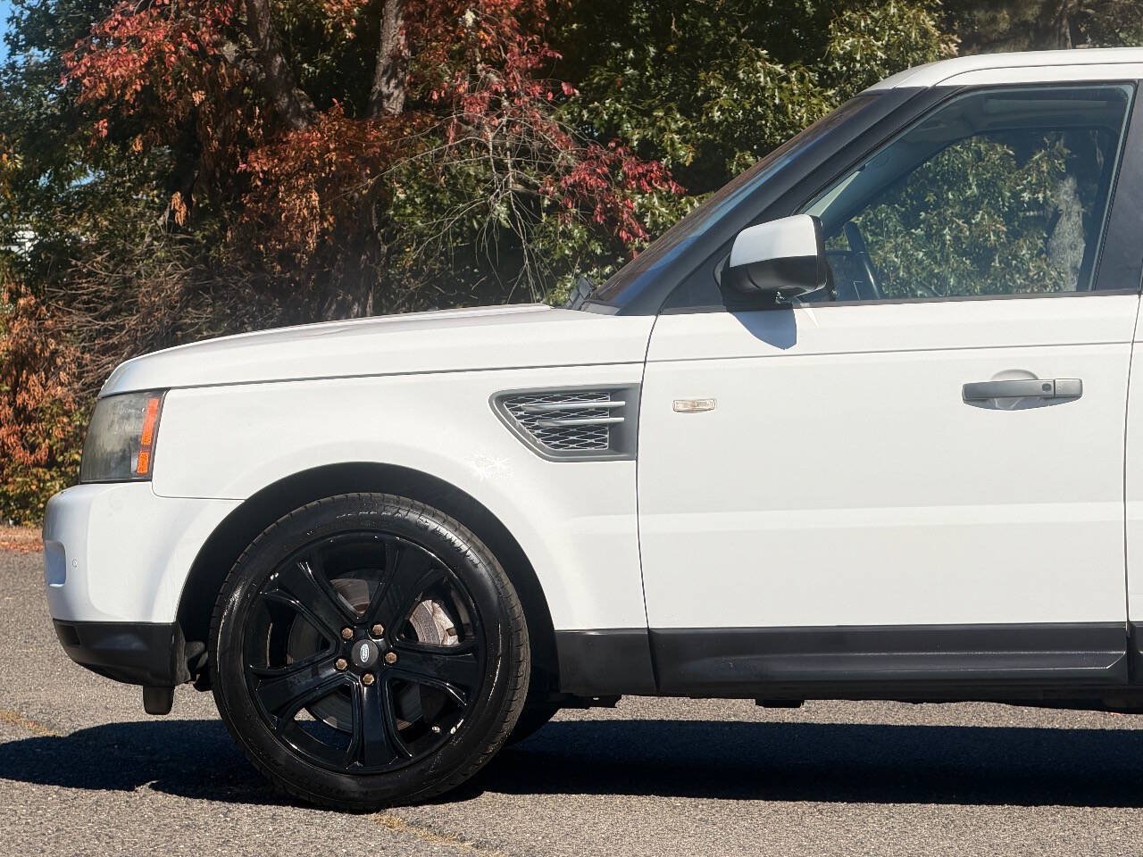 Used 2011 Land Rover Range Rover Sport Supercharged AWD/4WD image 34