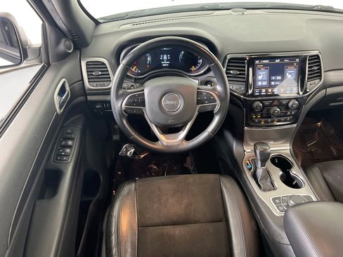 Used 2022 Jeep Grand Cherokee Laredo X image 18