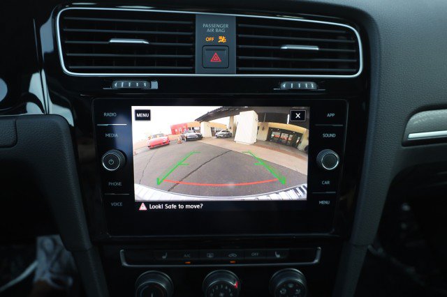 Used 2020 Volkswagen GTI SE FWD image 31