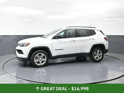 Used 2023 Jeep Compass Latitude image 10