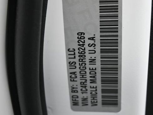 Used 2024 Jeep Grand Cherokee Overland image 31