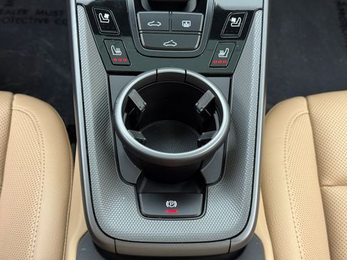 Used 2024 Porsche 911 Carrera image 34