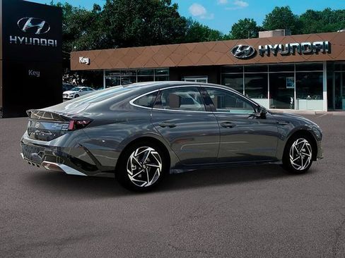 New 2024 Hyundai Sonata SEL w/ Convenience Package FWD image 9