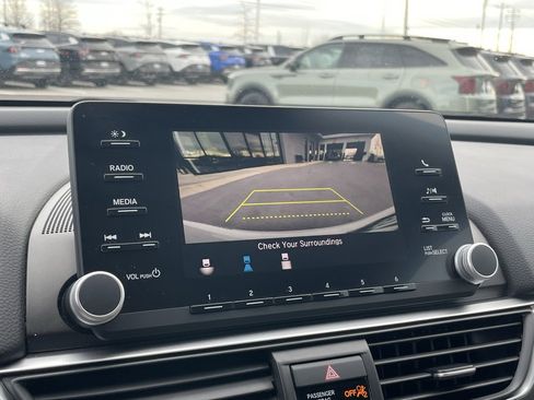 Used 2018 Honda Accord LX image 16