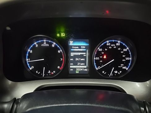 Used 2017 Toyota RAV4 LE w/ All Weather Liner Package AWD/4WD image 21