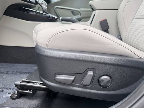 Certified 2025 Kia Soul EX FWD image 12