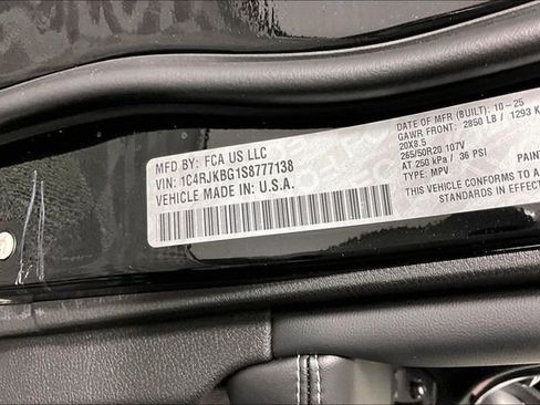 New 2025 Jeep Grand Cherokee L Limited w/ Black Appearance Package image 9