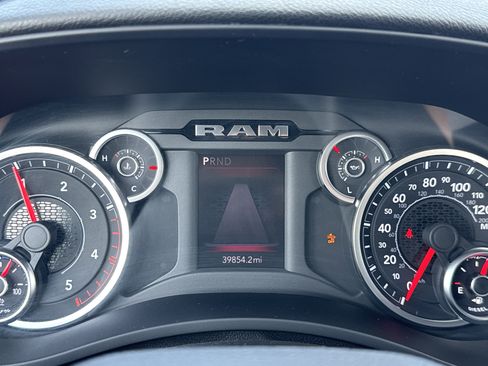 Certified 2025 RAM 2500 Big Horn AWD/4WD image 11