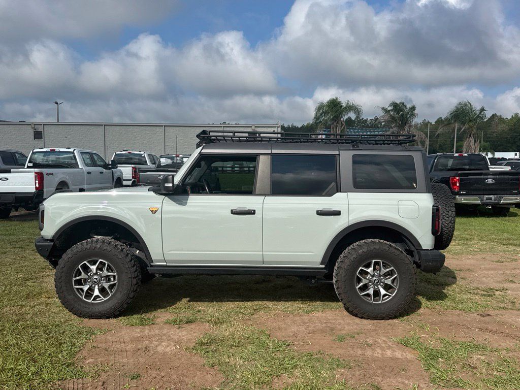 Used 2024 Ford Bronco Badlands AWD/4WD image 2