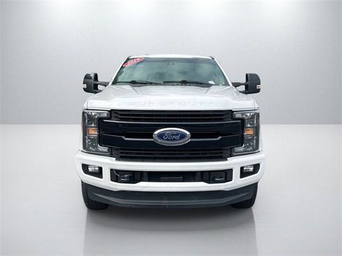 Used 2019 Ford F250 Lariat image 2