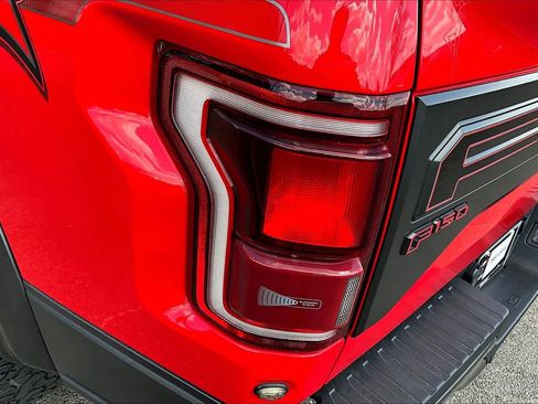 Used 2018 Ford F150 Raptor w/ Equipment Group 802A Luxury image 28