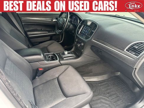 Used 2021 Chrysler 300 Touring w/ Sport Appearance Package RWD image 24
