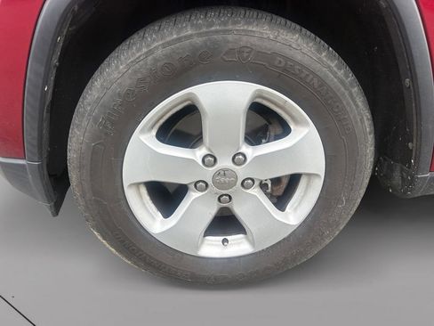 Used 2013 Jeep Grand Cherokee Laredo AWD/4WD image 9
