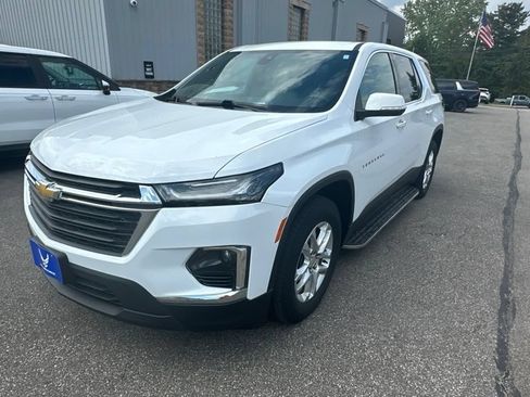 Used 2023 Chevrolet Traverse LS w/ Safety Package FWD image 2