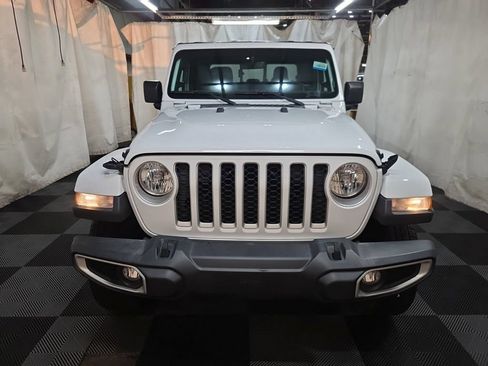 Used 2023 Jeep Gladiator Overland AWD/4WD image 3