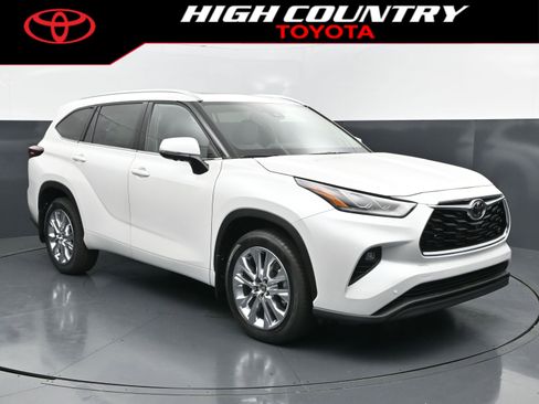 New 2026 Toyota Highlander Limited AWD/4WD image 7