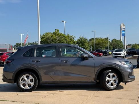 Used 2024 Honda HR-V LX image 3