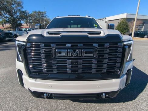 Used 2025 GMC Sierra 2500 Denali Ultimate image 10