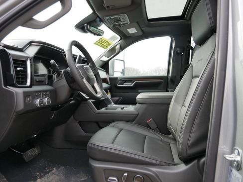 New 2026 GMC Sierra 3500 Denali w/ Denali Reserve Package AWD/4WD image 6