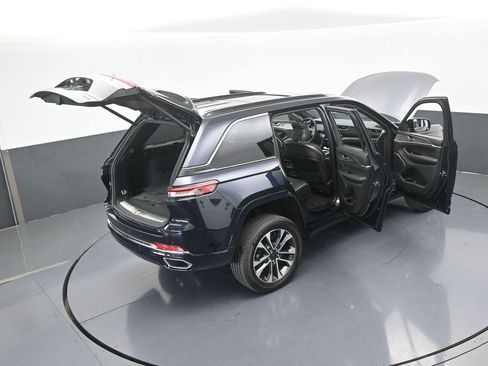 Used 2024 Jeep Grand Cherokee Overland w/ Luxury Tech Group IV image 76