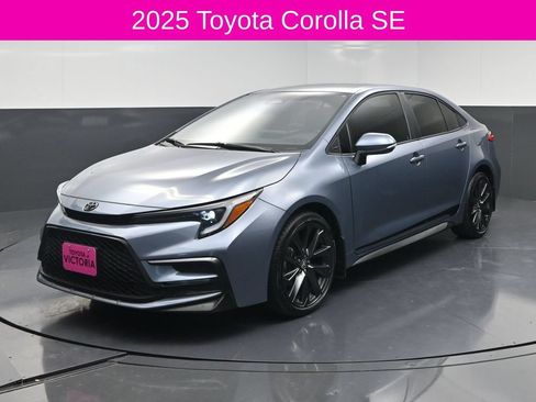 Used 2025 Toyota Corolla SE FWD image 2