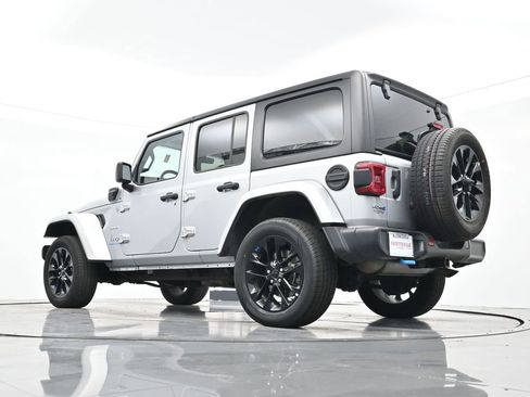 Used 2023 Jeep Wrangler Unlimited Sahara image 34