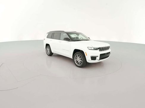 New 2025 Jeep Grand Cherokee L Summit w/ Luxury Tech Group V image 16