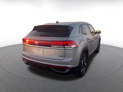 Used 2025 Volkswagen Atlas Cross Sport SE image 12