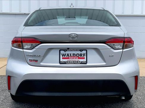 Used 2024 Toyota Corolla LE FWD image 5