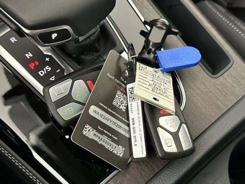 Used 2024 Audi Q5 e Premium Plus w/ Premium Plus Package image 23