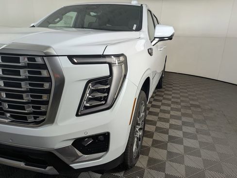 New 2026 GMC Yukon XL Denali w/ Denali Reserve Package image 12