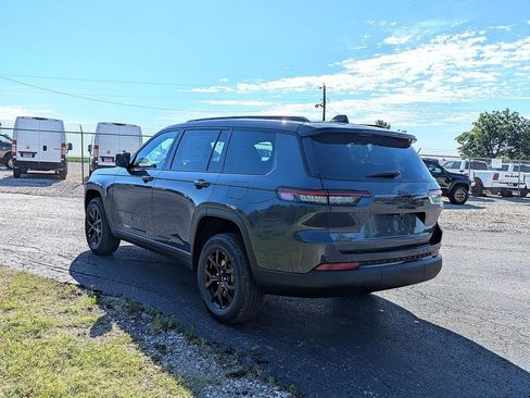 New 2025 Jeep Grand Cherokee L Altitude image 8