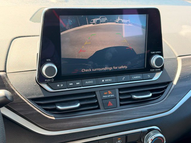 Used 2025 Nissan Altima 2.5 SV FWD image 30